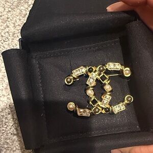 (Sold )CHANEL Gold and Pearl Brooch